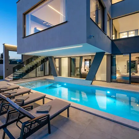 Nyaraló In With Sauna Póla