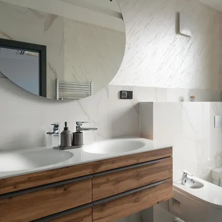 In With Sauna Nyaraló