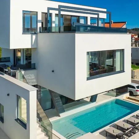 In With Sauna Nyaraló *