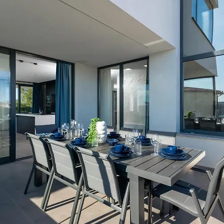 In With Sauna Casa de Férias Pula