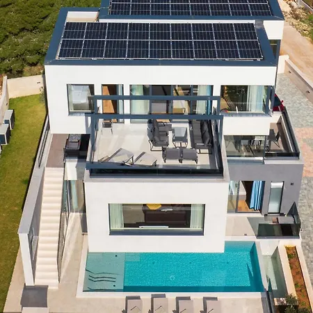 Casa de Férias In With Sauna Pula